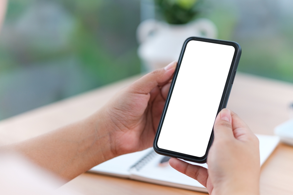 האם הטלפון שלכם הפך למכשיר האזנה נגדכם